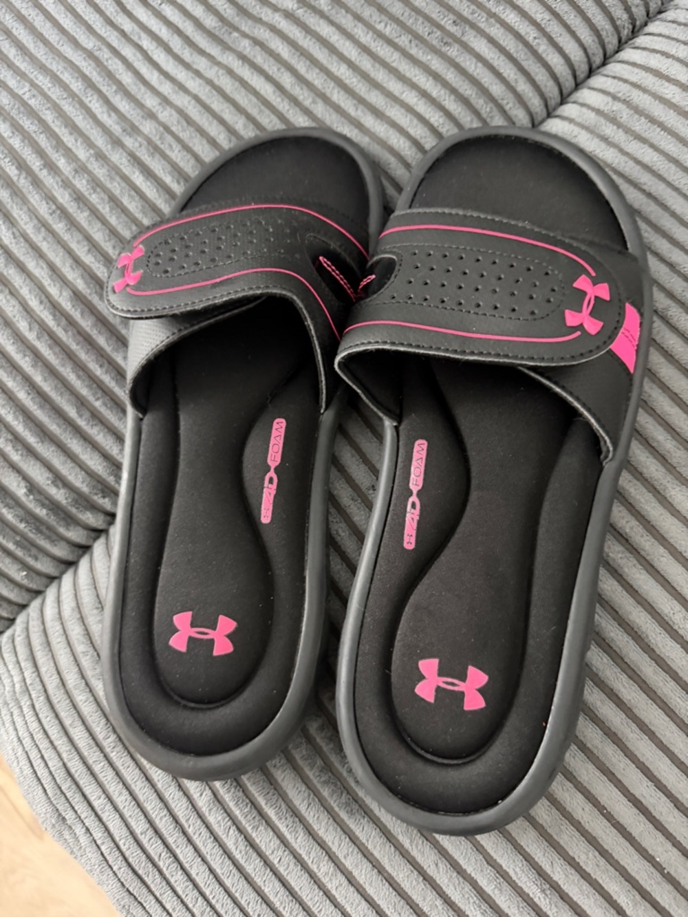 Under Armour Black Slide Sandals with Pink Trim Women’s Size 10